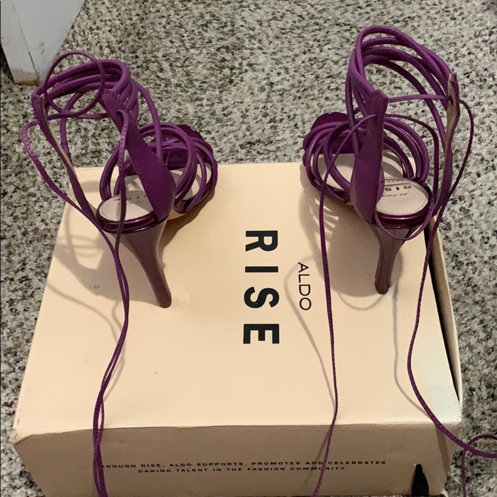 Also RISE sandals (string-up) - Picture 3 of 7